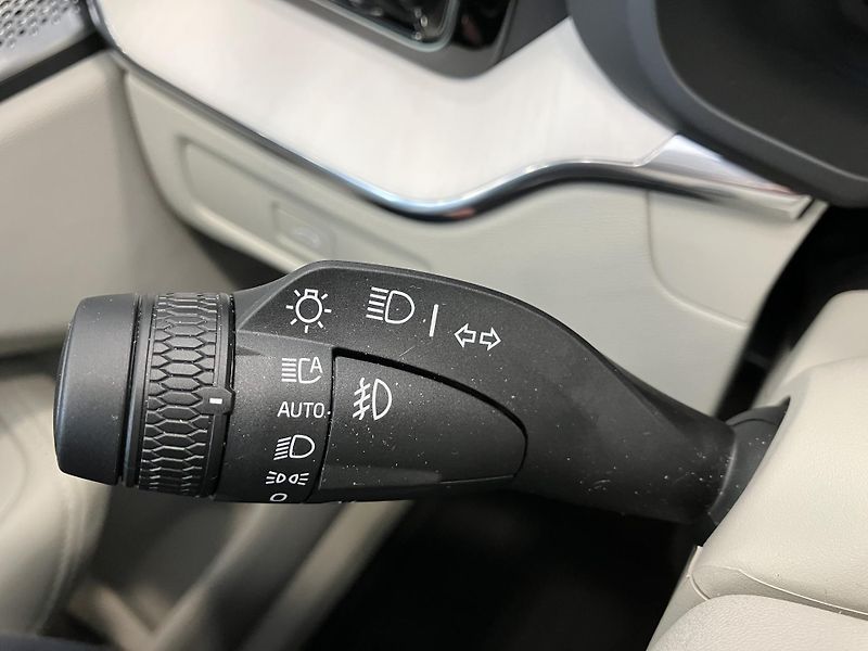 Volvo XC60 B5 AWD Ultra Bright-REZERVACE - fotka 24 z 53