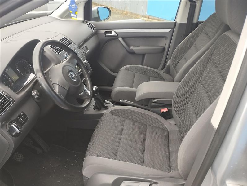 Volkswagen Touran 1,4 TSi 103KW - fotka 7 z 16