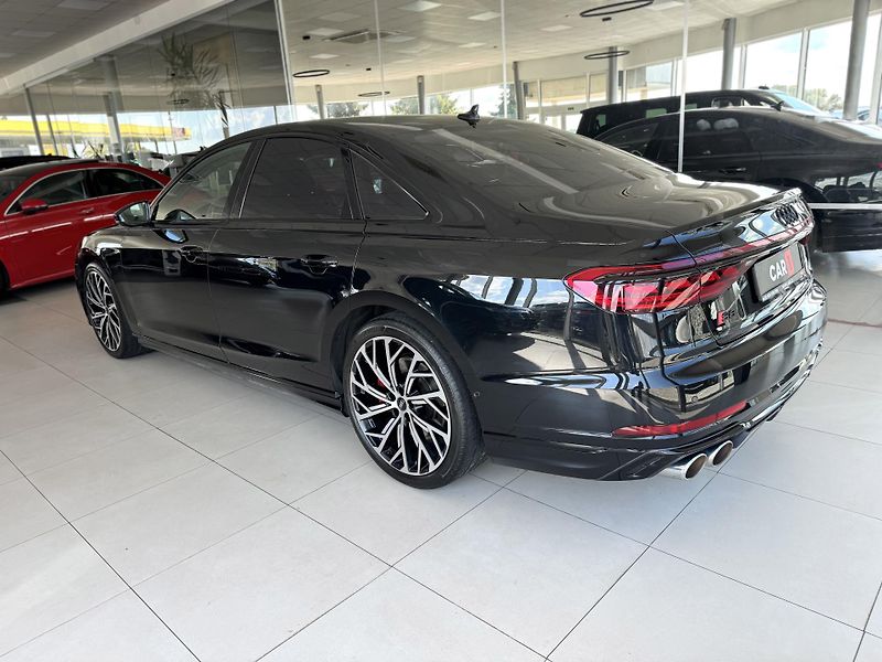 Audi S8 4,0TFSI Quattro*420kW*Webasto - fotka 7 z 42