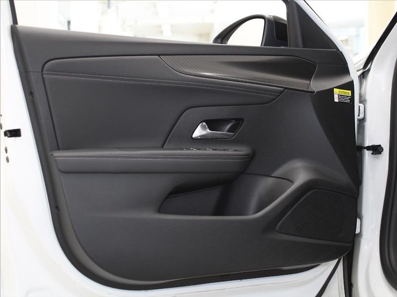Opel Mokka 0,0 100kW 50kWh GS-Line 1.maj. - fotka 14 z 21