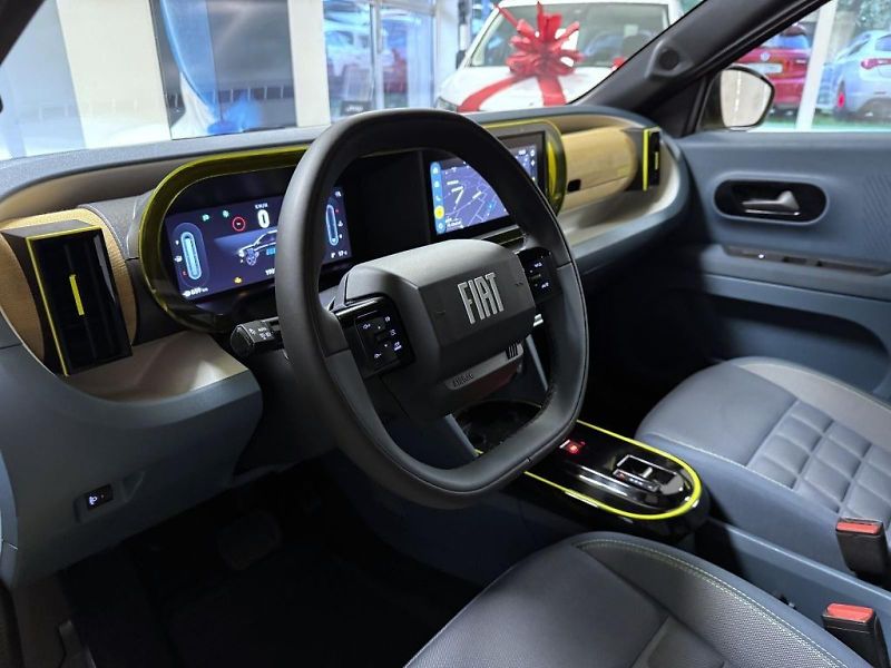 Fiat Grande Panda (2026) 1.2 Turbo Hybrid 110k MHEV eDC - fotka 16 z 20
