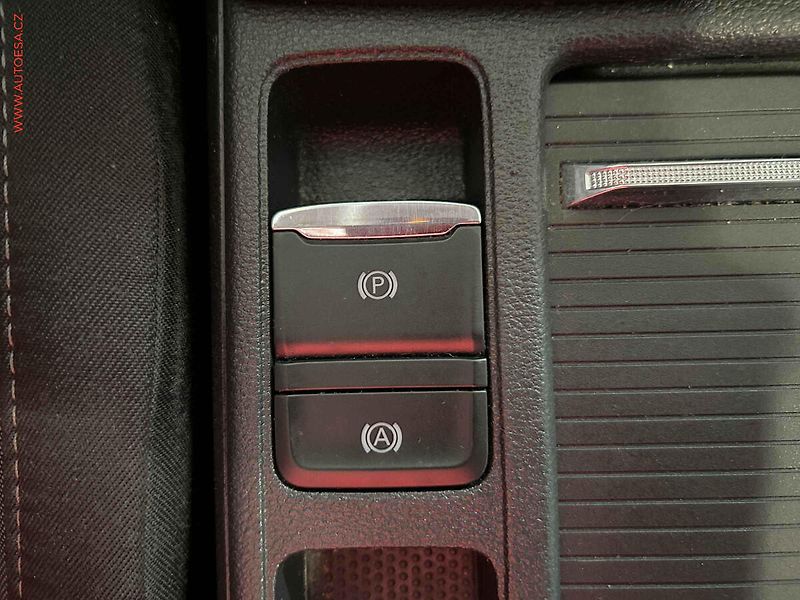 Škoda Octavia (2020) 2.0TDi, LED, navi, kamera - fotka 17 z 17