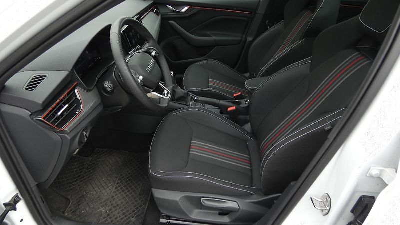 Škoda Scala TSI 85kW Monte Carlo DSG - fotka 19 z 24