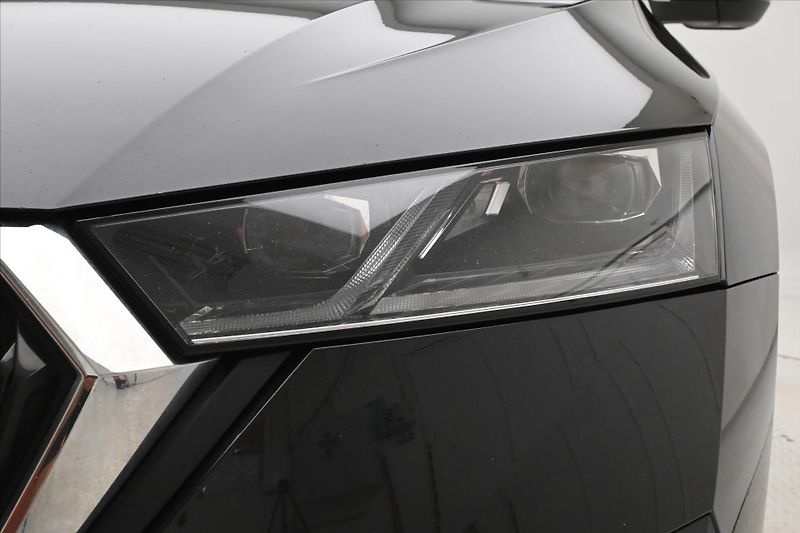 Škoda Octavia 2,0 TDI 110 kW DSG MATRIX LED - fotka 31 z 33