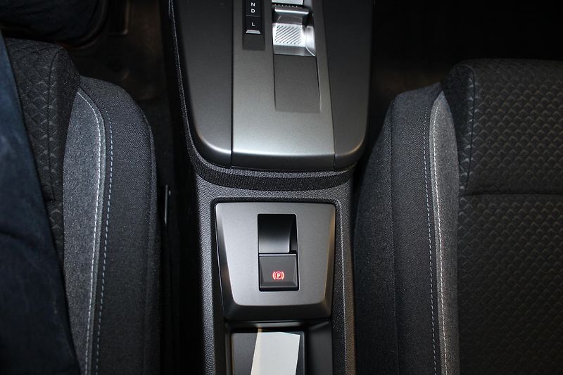 Opel Frontera (2025) Edition Hybrid 1.2 TURBO 81kW - fotka 17 z 20