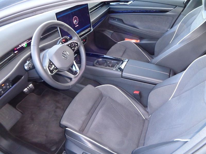 Volkswagen ID.7 Tourer Pro People  210 kW, 77 kWh - fotka 9 z 30