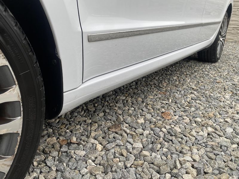 Škoda Superb 2.0TDi 4x4 170PS DSG L+K COMBI - fotka 23 z 158