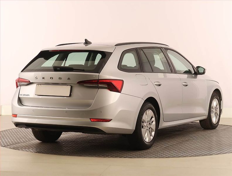 Škoda Octavia (2022) Ambition 2.0 TDI, ČR,1.maj - fotka 5 z 24