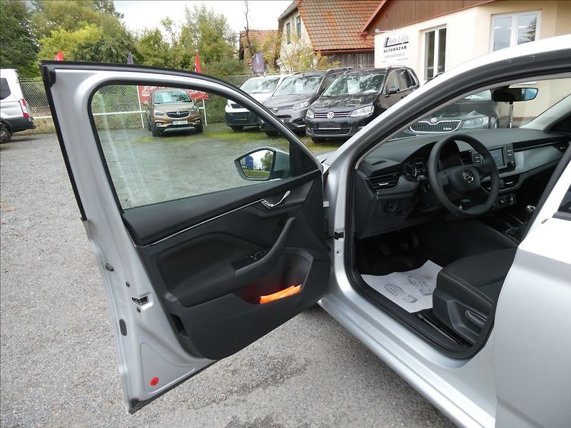 Škoda Scala 1,0 TSi 70kW ČR, DPH, klima - fotka 20 z 38