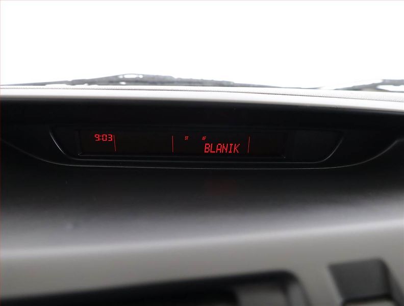 Mazda 5 (2012) 1.8, 7 míst - fotka 13 z 21