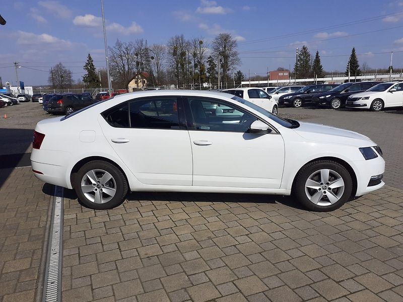 Škoda Octavia (2018) 1.0 TSi Ambiente - fotka 3 z 31
