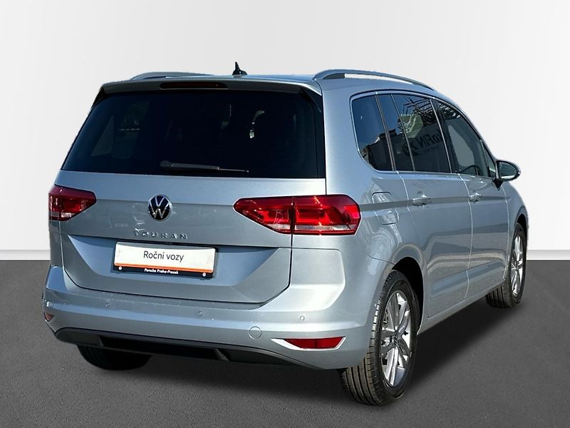 Volkswagen Touran (2024) People 1,5 TSI EVO 7DSG - fotka 2 z 24