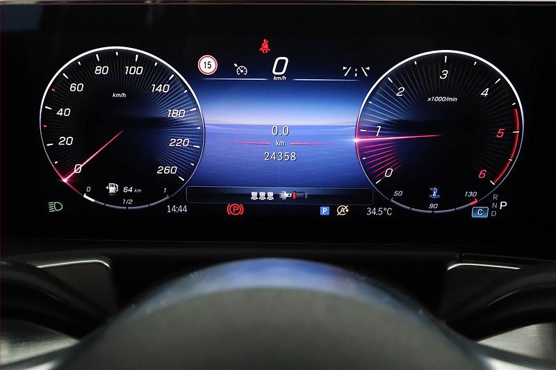 Mercedes-Benz GLB (2024) 200 d 4MATIC - fotka 14 z 20