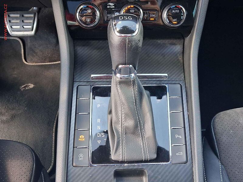 Škoda Superb (2021) 1.5 TSi, SportLine, DSG - fotka 21 z 29
