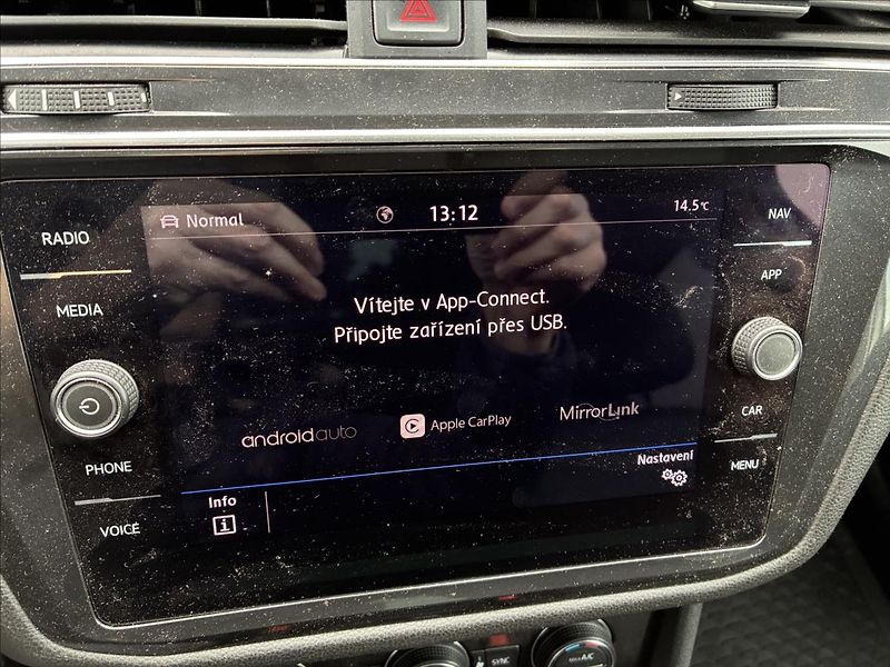 Volkswagen Tiguan Allspace 2,0 TDI PANO TAŽNÉ KAMERA 360 - fotka 24 z 34