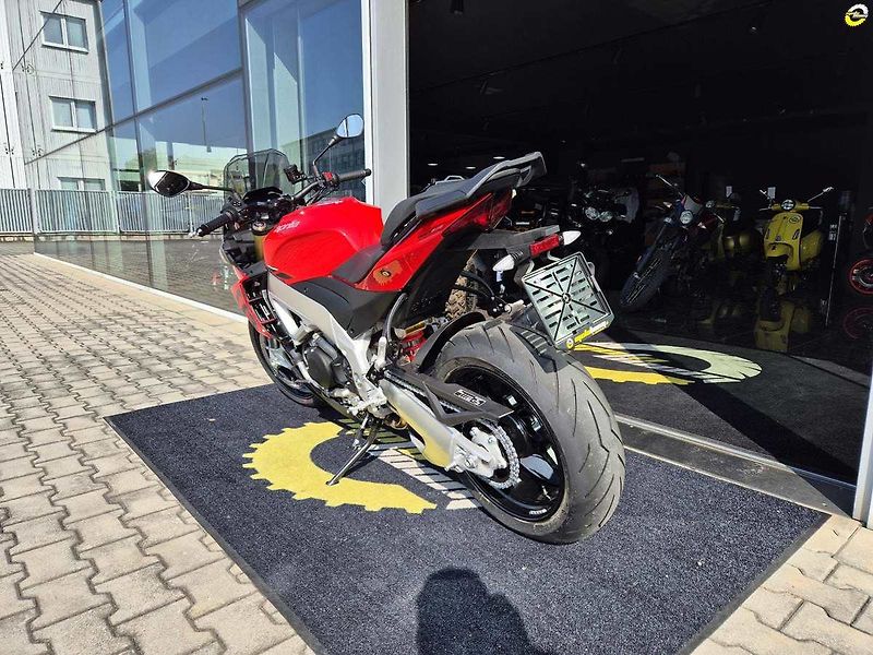 Aprilia Tuono V4 1100 RR (2024) E5 - AKČNÍ CENA - fotka 6 z 38