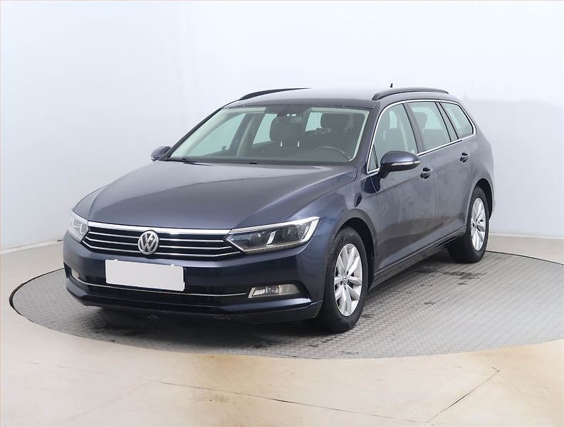 Volkswagen Passat (2015) Comfortline 1.6 TDI, Navi - fotka 2 z 15