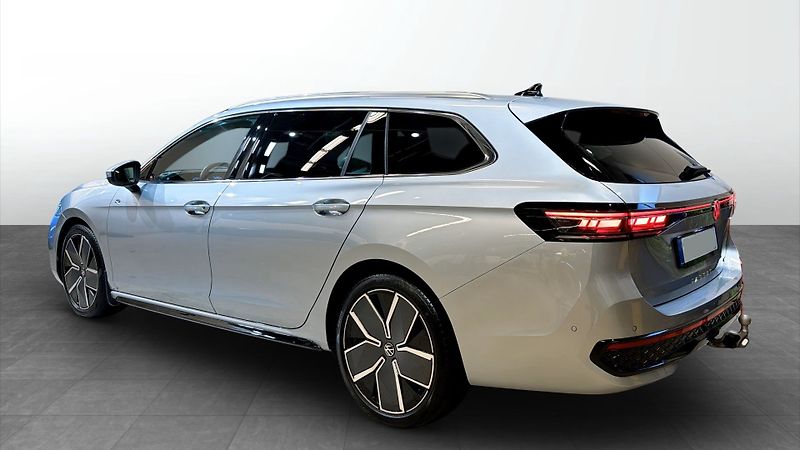Volkswagen Passat (2026) R-Line 2,0TDI 142kW 4M Nez.Top - fotka 4 z 15