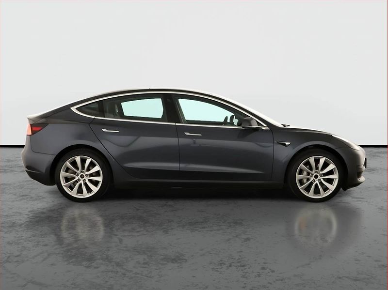 Tesla Model 3 (2020) Std Range Plus 52kWh, SoH 81% - fotka 6 z 17