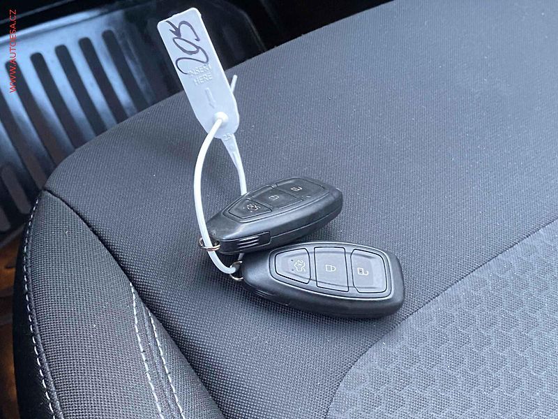 Ford Kuga (2019) 1.5 EB, Navi, kamera, TZ - fotka 18 z 18