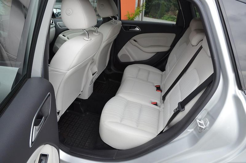 Mercedes-Benz Třídy B (2014) B 180 CDi / NAVI / Bi-XENON - fotka 14 z 32