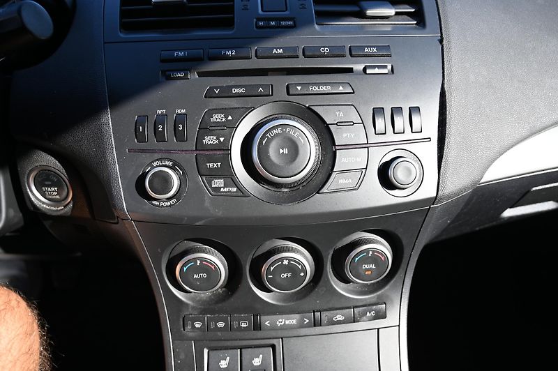 Mazda 3 2.0 110KW Sports-Line 7/2012 - fotka 13 z 30