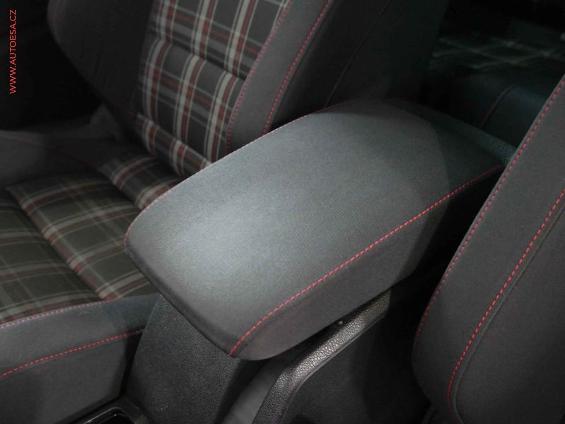 Volkswagen Golf (2009) 2.0TSi, servis.kniha - fotka 15 z 17
