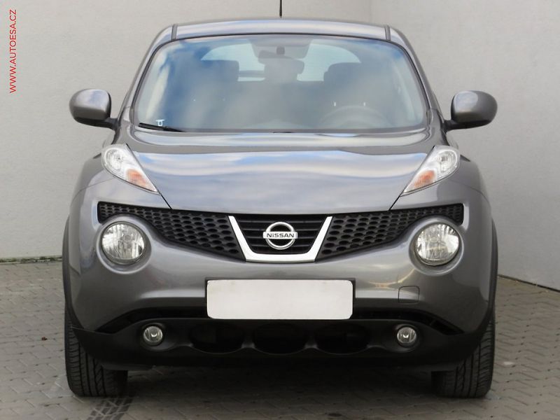 Nissan Juke (2013) 1.6 x-tronic, navi, +kola - fotka 2 z 3