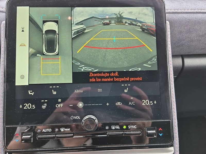 Lexus LBX 1.5HEV 4X4 COOL Advanced Premi - fotka 18 z 26