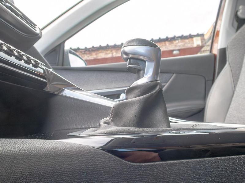 Peugeot 3008 (2018) ČR 1.6HDI 88KW – NAVIGACE - fotka 35 z 55
