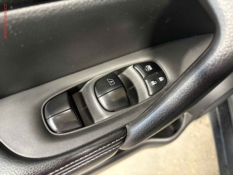 Nissan X-Trail (2016) 1.6 dCi 4x4, ČR, bixen - fotka 12 z 19