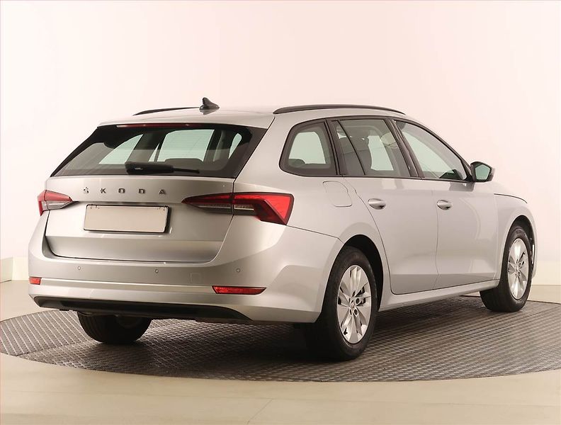 Škoda Octavia (2023) Ambition 2.0 TDI, ČR,1.maj - fotka 5 z 24