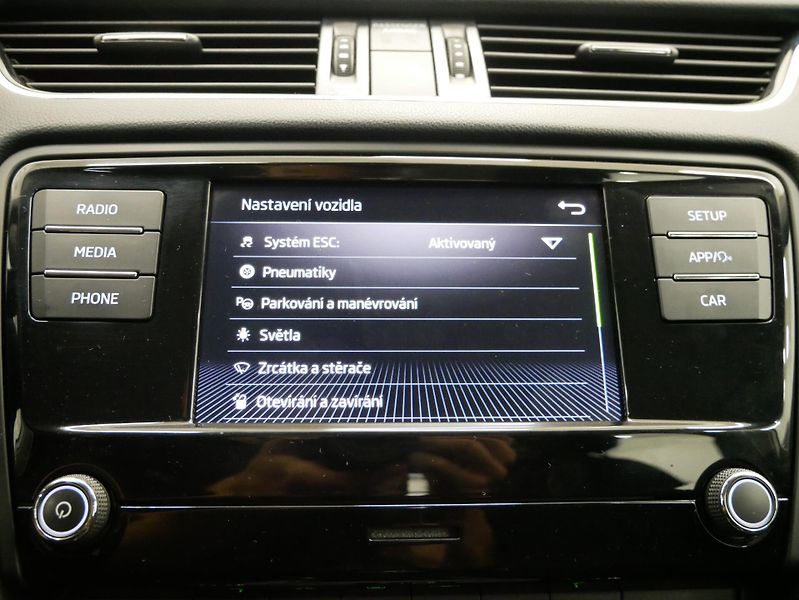 Škoda Octavia - fotka 8 z 25