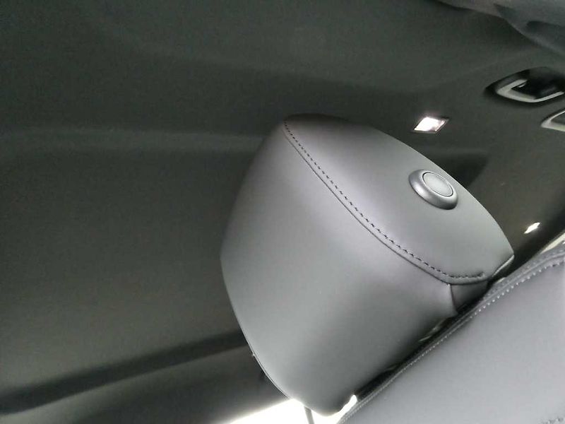 Land Rover Defender 110 3,0 X-Dynamic SE D250 - fotka 11 z 37