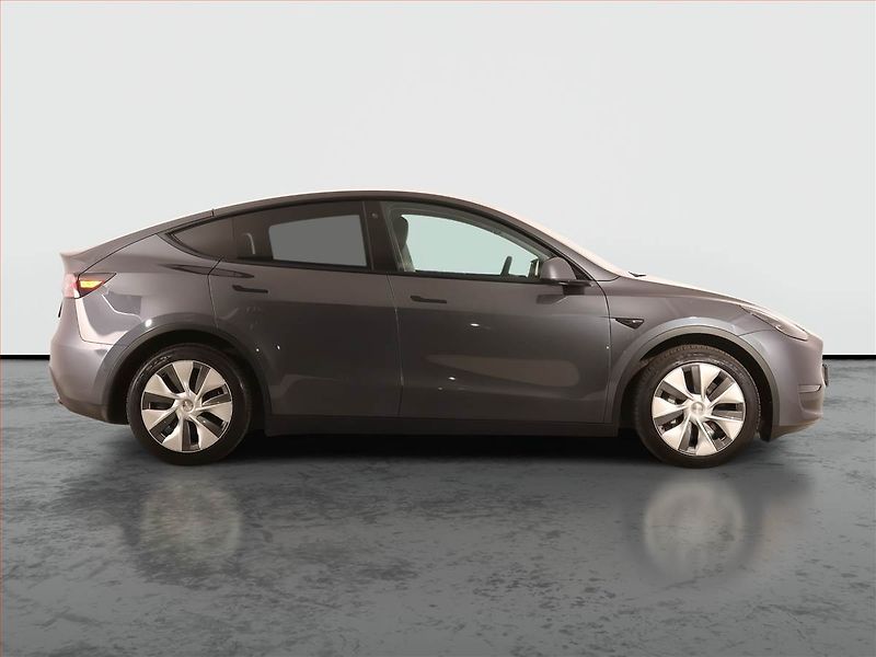 Tesla Model Y (2022) Long Range AWD 79kWh, SoH 92% - fotka 6 z 33