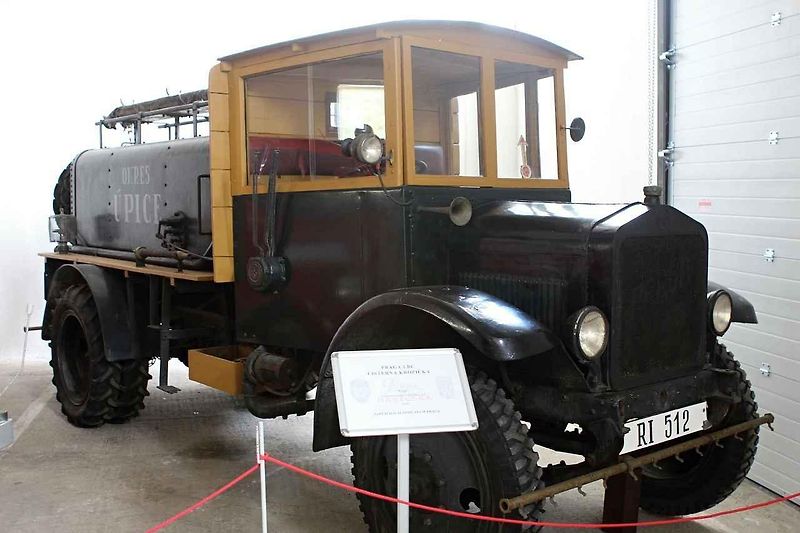 Toto speciální vozidlo dokázalo i překonávat vodní plochy