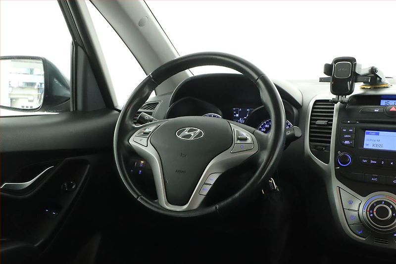 Hyundai ix20 (2016) 1.6 CVVT, Park. senzory - fotka 8 z 14