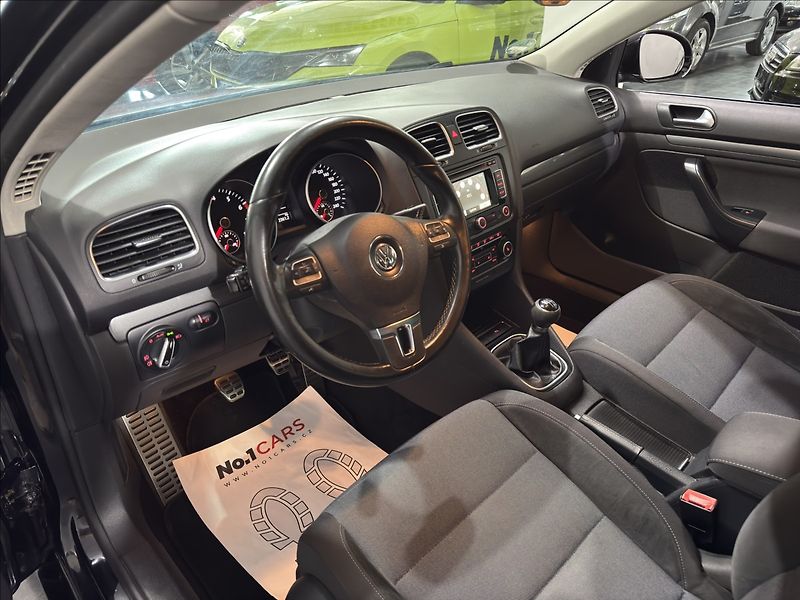 Volkswagen Golf 1,4   TSI STYLE BI-XEN NAVI - fotka 8 z 34