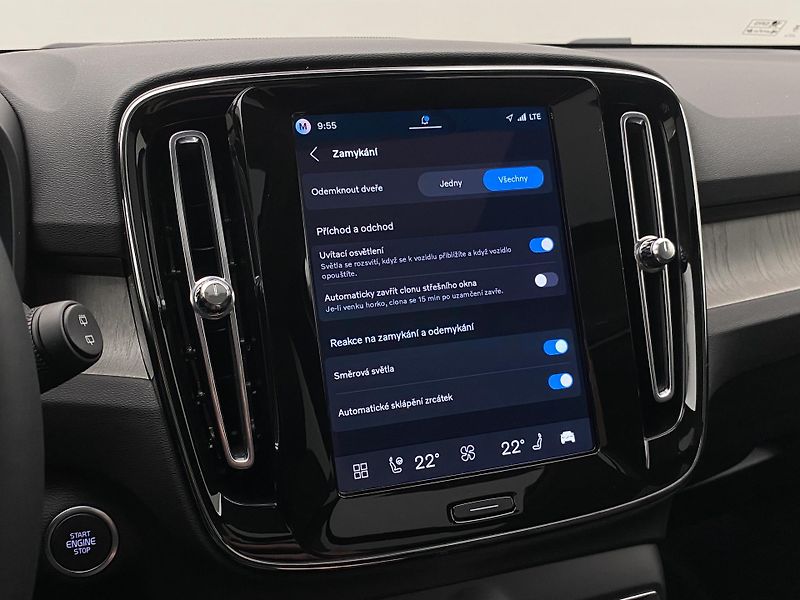 Volvo XC40 (2026) B4 AUT DARK PLUS - fotka 55 z 65