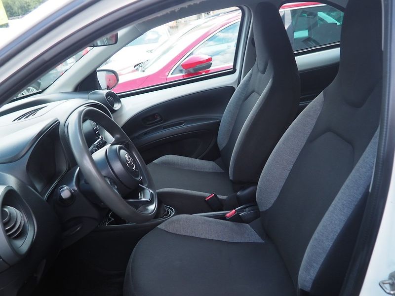 Toyota Aygo (2022) X 1.0 VVTI LPG - fotka 8 z 33