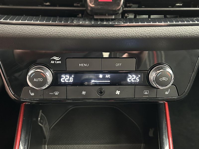 Škoda Fabia 1.0 TSI Monte Carlo - fotka 21 z 29