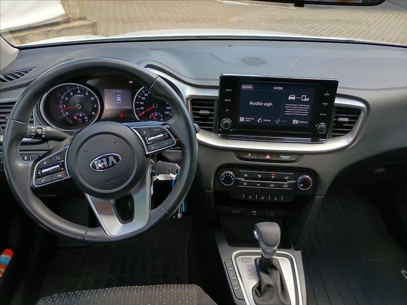 Kia Ceed 1,5 T-GDi GPF 7DCT Spin - fotka 6 z 8