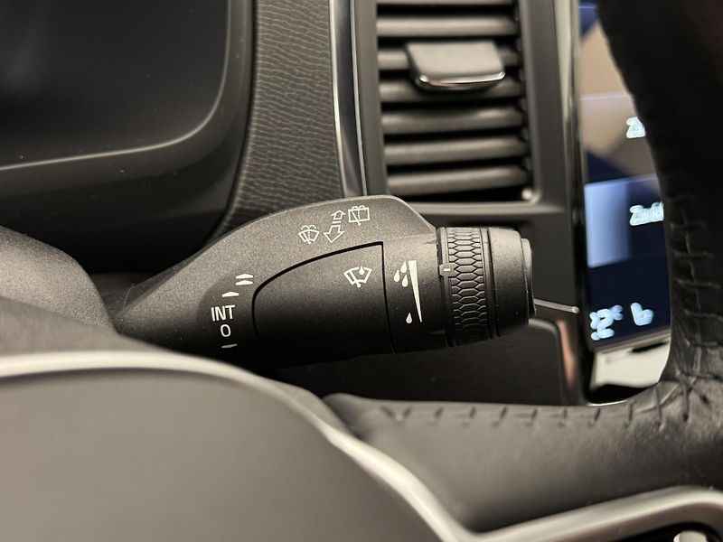 Volvo XC90 B5 AWD MOMENTUM AUT - fotka 22 z 42