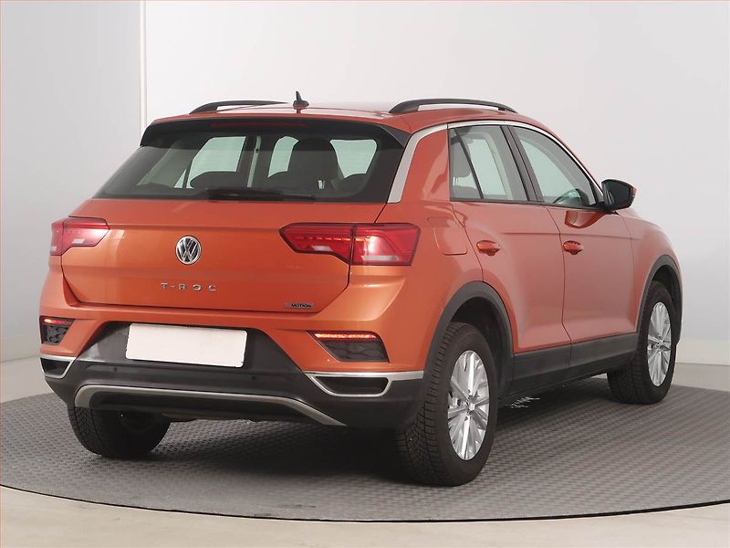 Volkswagen T-Roc (2020) 2.0 TDI 4Motion - fotka 5 z 15