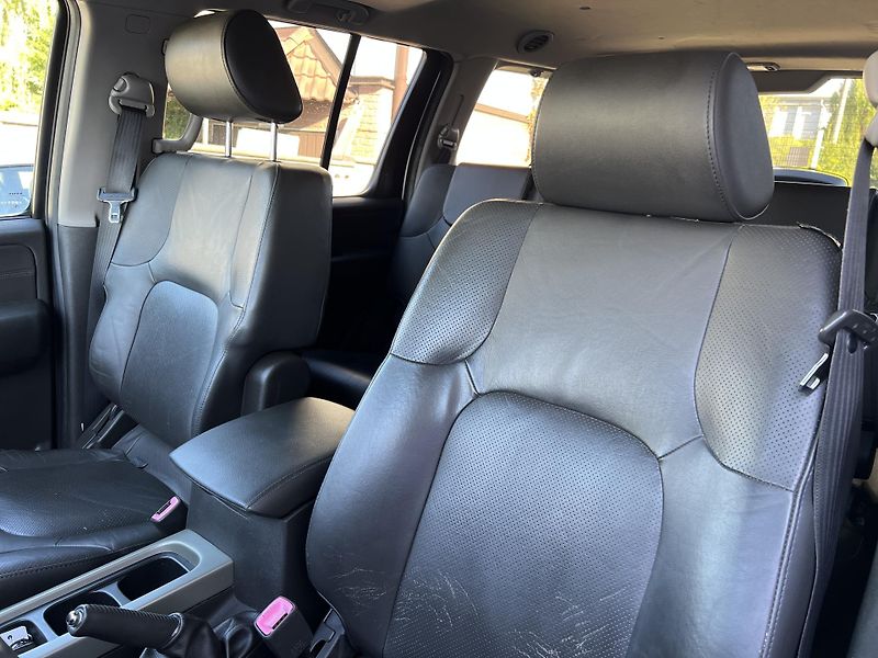 Nissan Pathfinder 2.5DCi 4x4 AUTOMAT 7MÍST  - fotka 9 z 43