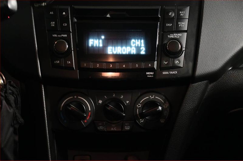 Suzuki Swift (2015) 1.2, ČR,1.maj, Tempomat - fotka 12 z 17