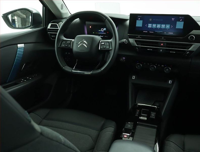 Citroën ë-C4 (2022) Shine 50 kWh, SoH 91% - fotka 7 z 20
