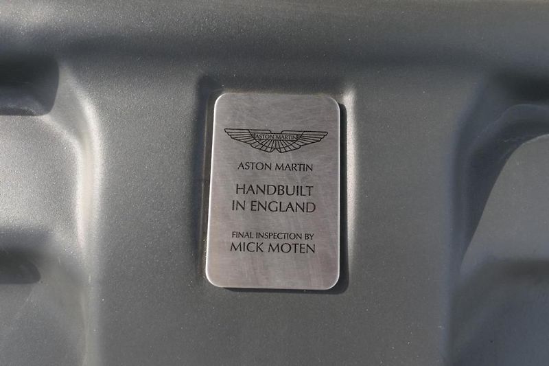 Aston Martin DB9 6,0i top stav - fotka 16 z 24