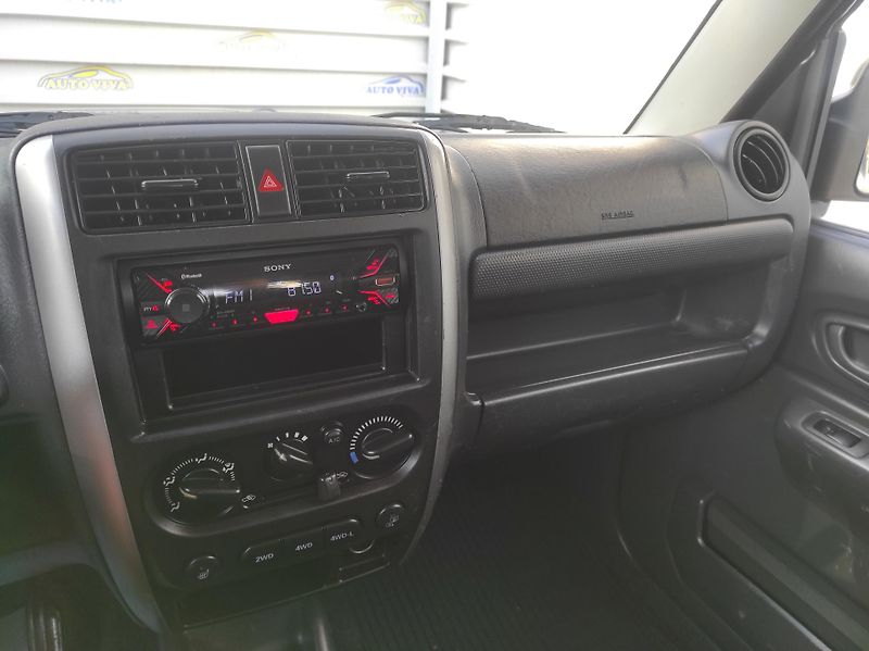 Suzuki Jimny 1,3DOHC 16V 62kW,4x4,Face,TZ - fotka 11 z 26