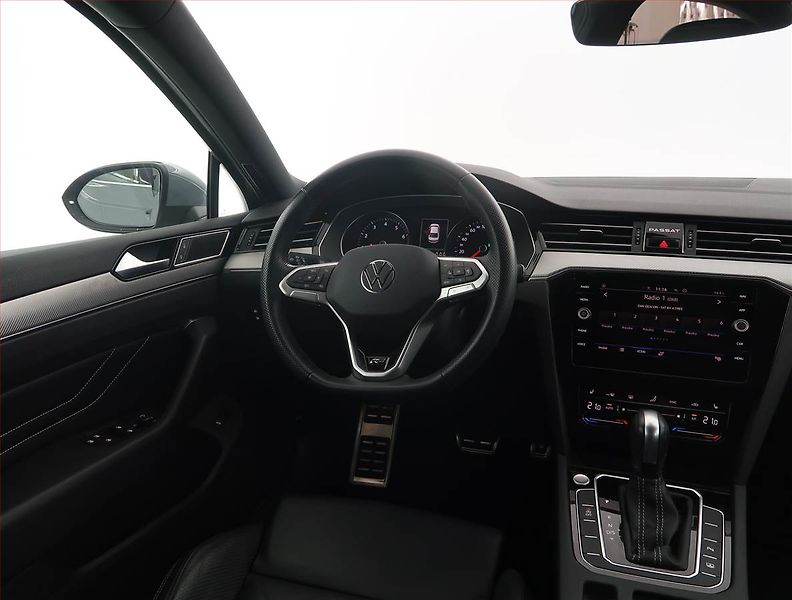Volkswagen Passat (2022) R-Line 2.0 TSI - fotka 7 z 23
